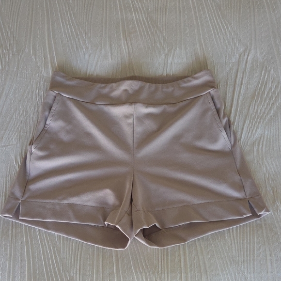 Rachel Zoe Pull On Shorrs With Pockets Like NEW - Picture 1 of 5